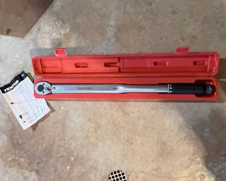 TEKTON 3/8 Inch Drive Click Torque Wrench (10-80 ft-lb)