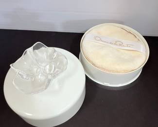 Oscar de la Renta Perfumed Dusting Powder