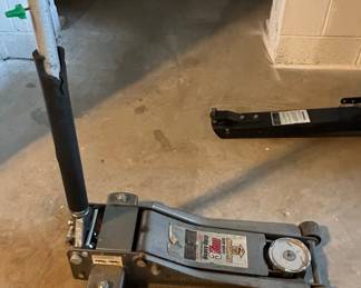 Pittsburgh Heavy Duty 3-Ton Floor Jack
