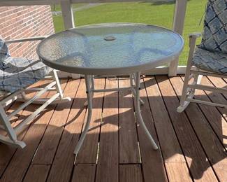 Round Glass Top Patio Table Style
