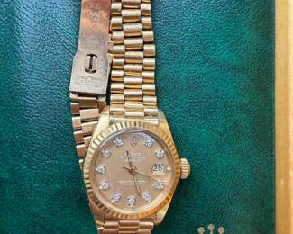  Rolex Datejust 18k Oyster Perpetual - Price $20,000