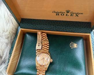  Rolex Datejust 18k Oyster Perpetual - Price $20,000