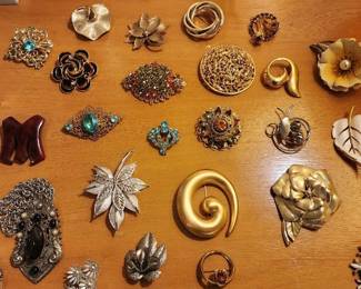 Costume Jewelry (More than shown)