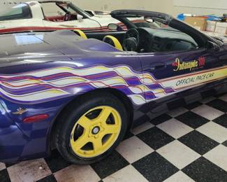 1998 CHEVROLET CORVETTE 1998 INDIANAPOLIS 500 PaceCar.     31,084 total 1998 Corvettes were manufactured. 1,162 were PaceCars. Only 547 had the 6-speed manual transmission.    A 1998 Corvette Pace Car (6-speed manual) in excellent condition with 37,000 miles