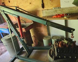 Hydraulic shop hoist