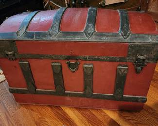 Vintage Travel Chest/Trunk
