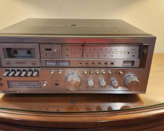 Vintage Sound design 8 Track / Cassette / AM/FM Receiver