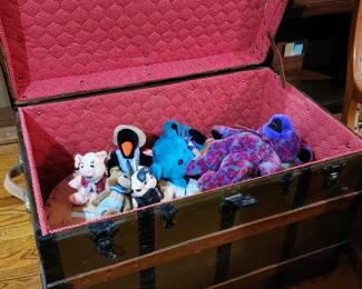 Vintage Travel Chest/Trunk