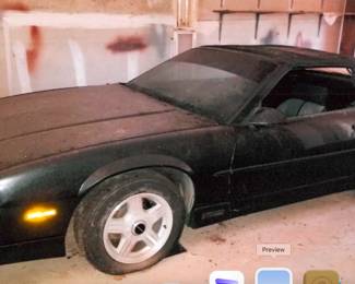 1989 CHEVROLET CAMARO IROC-Z  A 1989 Camaro IROC-Z convertible in rough shape