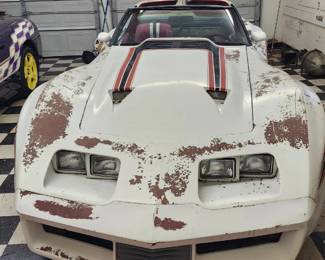 1979 CHEVROLET CORVETTE  A 1979 Corvette “Greenwood” custom conversion. The drivetrain is stock with an automatic transmission and runs exceptionally well. The body is in excellent condition, but the paint job needs TLC