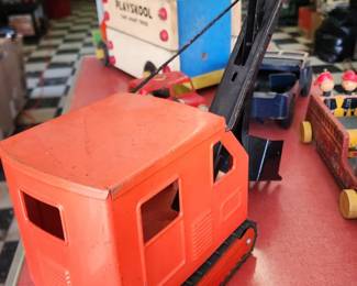  Vintage Tonka toy crane