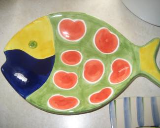 Ceramic fish plate