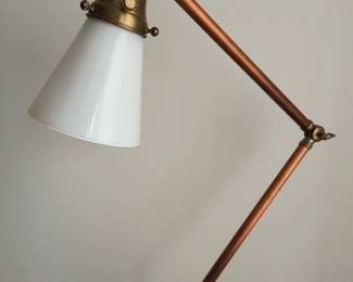 Curry & Co. floor lamp with Vianne blown glass globe