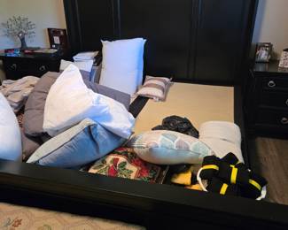 King adjustable bed (no mattress)
