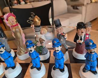 Vaudville chess set