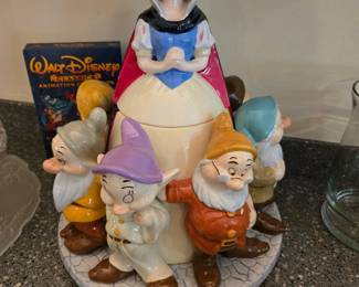 Snow White rotating cookie jar