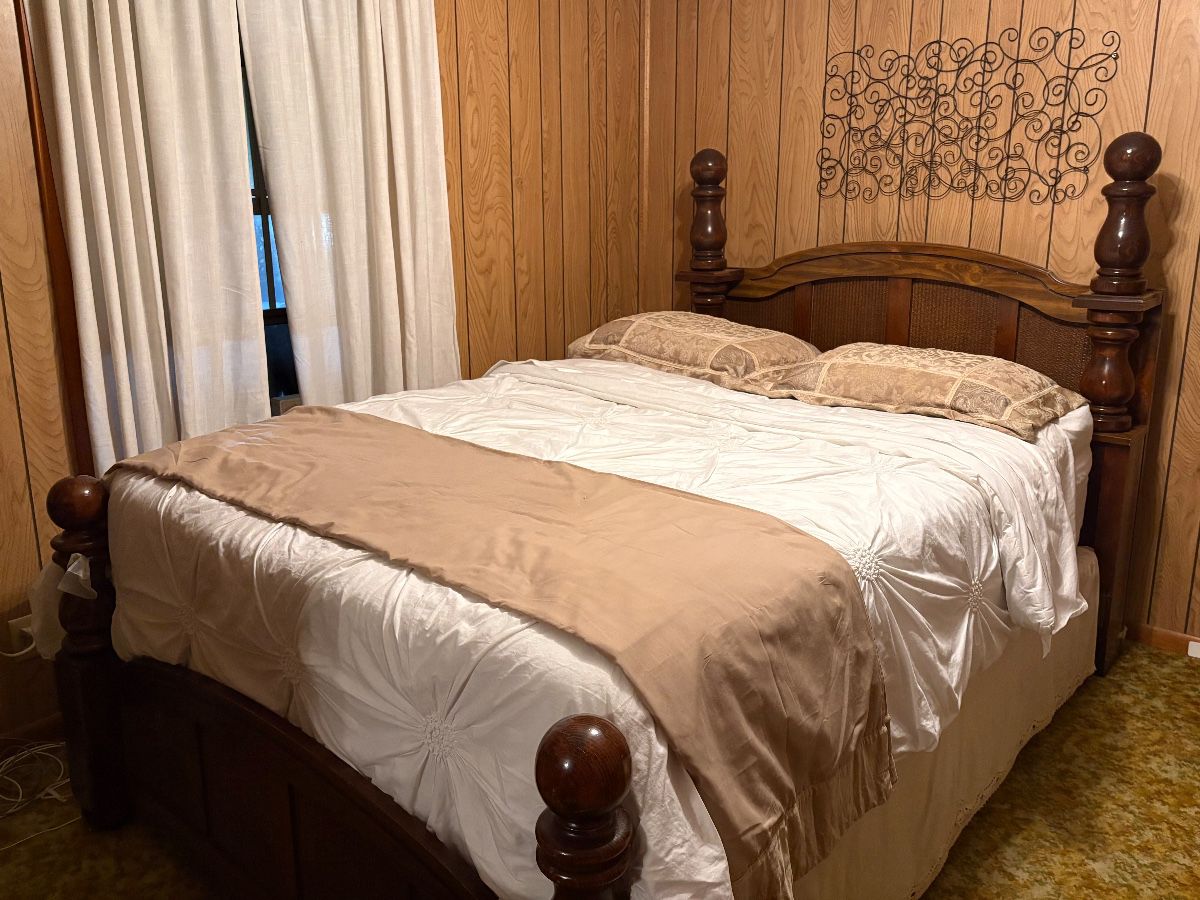 Solid wood Queen Bed