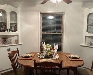 Dining Table & 4 Chair