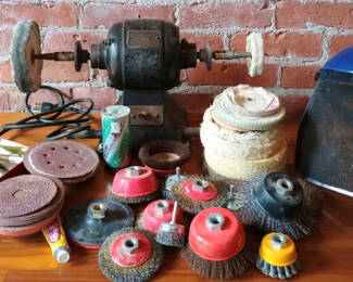Lot 156: Vintage bench grinder with assorted grinding and polishing wheels