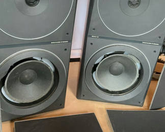 Lot 11: Bang & Olufsen Floor Speakers