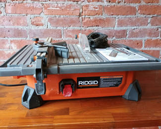 Lot 162: Ridgid tile saw
