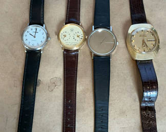 Lot 121: 4 Men's Watches