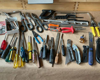 Lot 68: Assortment of small Hand Tools