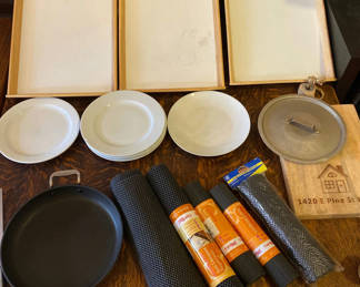 Lot 182: Kitchen Assortment