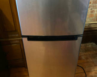 Lot 172: Refrigerator and Freezer