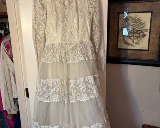 VINTAGE WEDDING GOWN