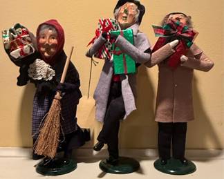 Byers' Choice Carolers Figurines