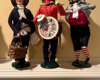Byers' Choice Carolers Figurines
