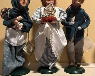 Byers' Choice Carolers Figurines
