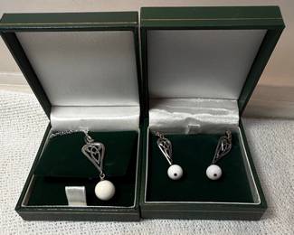Sterling Silver Celtic Knot Pendant Necklace and Earrings Set