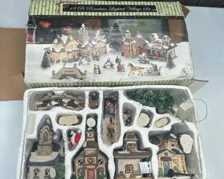 18 Piece Lighted Village Set