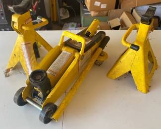 2 Ton Hydraulic Floor Jack  Stands