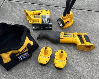 Dewalt Lot Saw Lights, Batteries, And More