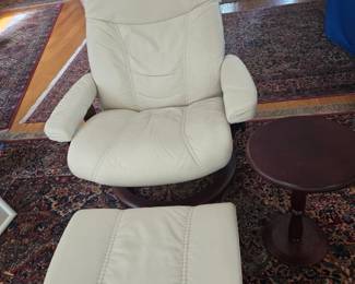 2nd Oversized "Large" Stressless Chair & Ottoman Cream/Off White