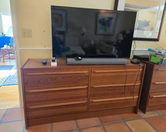 Dresser & TV/Soundbar