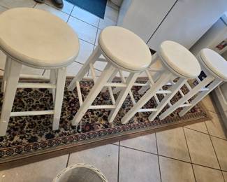 Wood Bar Stools that rotate