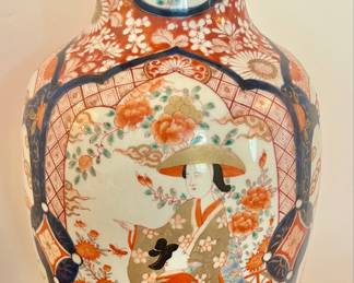 Antique Japanese Imari Porcelain Vase with Figures