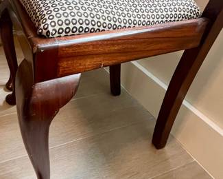 Traditional Mahogany Queen Anne Dining Chairs (Set of 2)