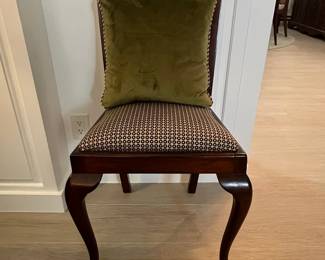 Antique Mahogany Queen Anne Style Side Chair with Ball-and-Claw Feet