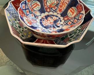 Japanese Imari Porcelain Serving Bowl Set