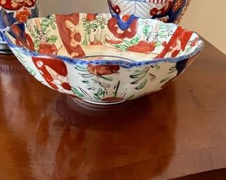 Antique Meiji Period Japanese Imari Scalloped Bowl