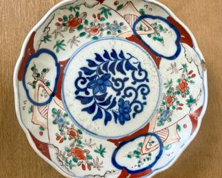 Antique Japanese Imari Scalloped Plate
