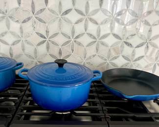 Le Creuset Cast Iron Cookware Set (1 Dutch Oven, 1 Skillet)