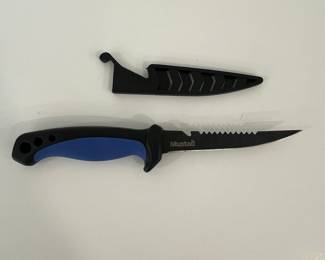 Mustad 6" Serrated Dive Knife with Sheath