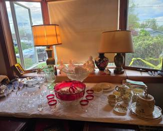 Kings crown pinch bowl w 12 cups.  Crystal glasses.  Fenton pieces.  