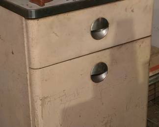 Enamel top cabinet